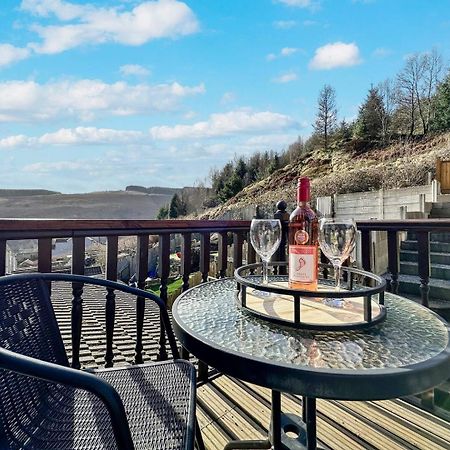 3 Bed Home In Tonypandy With Balcony View Room Llwynypia Exterior photo